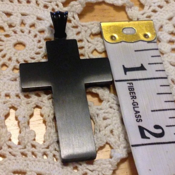Christian Cross Pendant with bible verse - Picture 2 of 5